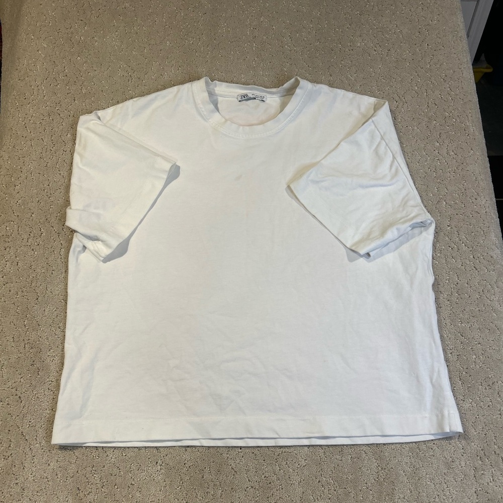 Women’s Zara White‎ T Shirt graphic of "Discobolus of Myron" Size Small